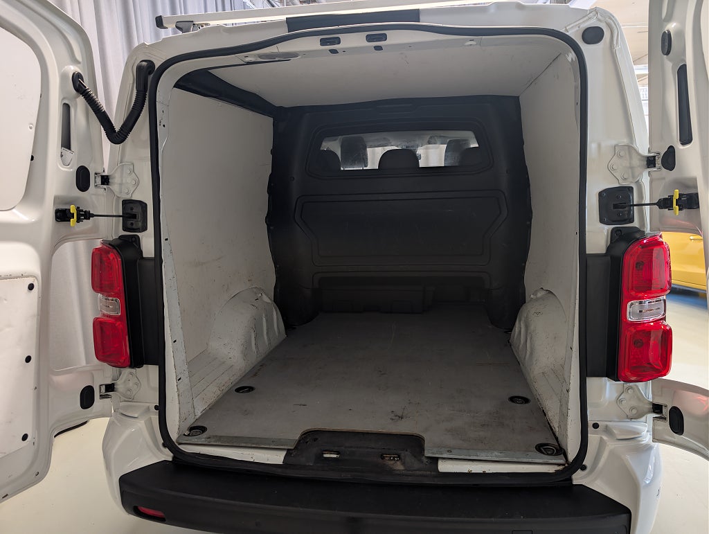 Car Image car-62717-c64093680abed02615f4e025e0d7f9c2