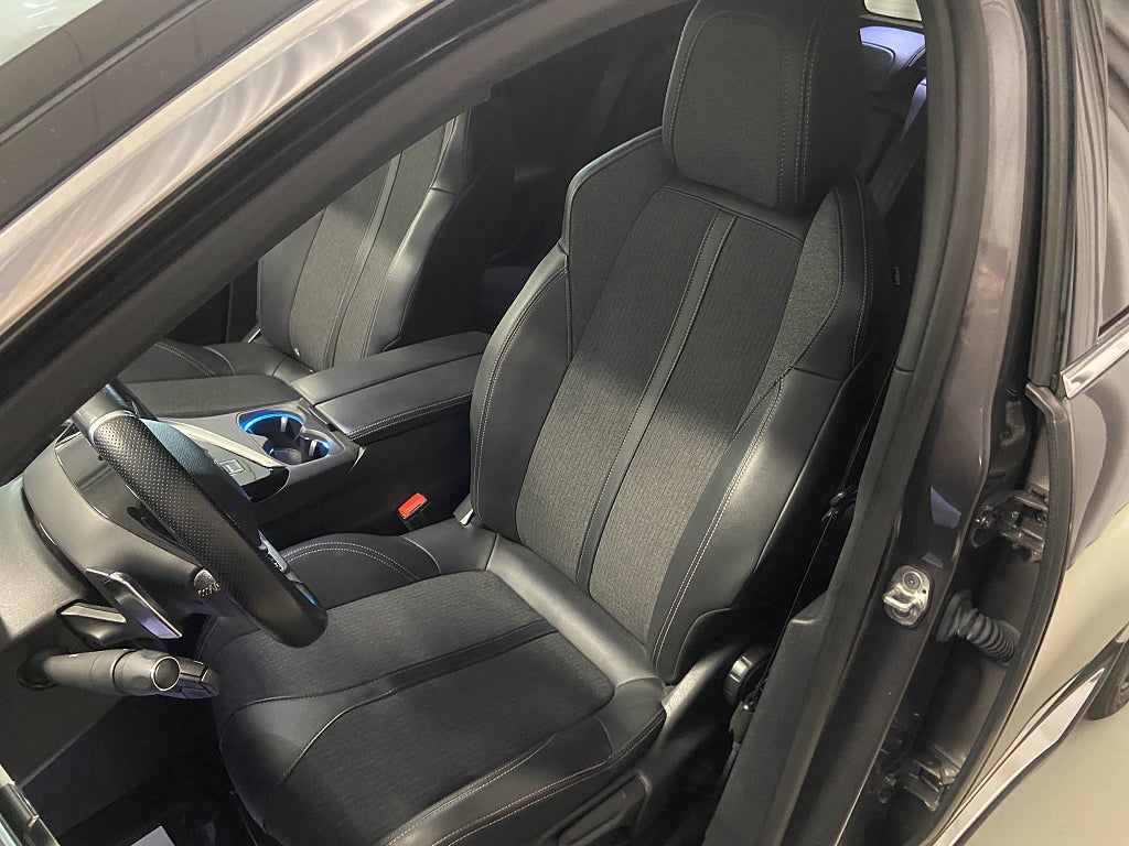 Car Image car-63209-9a99bf2e6402e61b25c3253f20e2d3a1