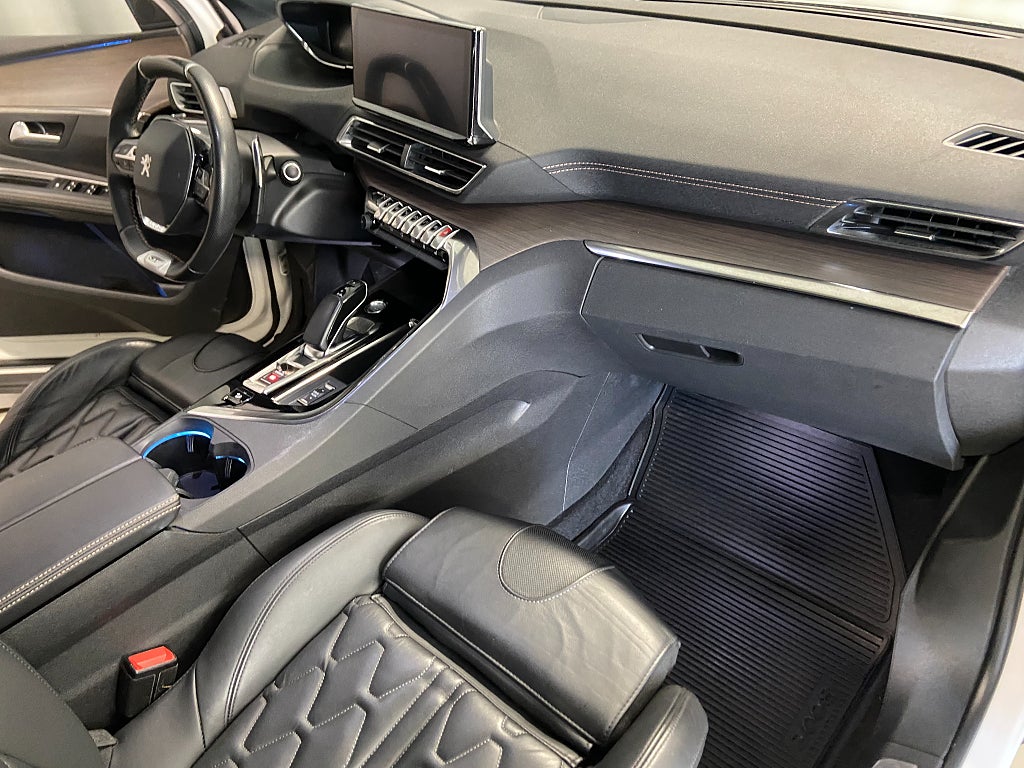 Car Image car-63303-16295434ec711d8e2946460288180ccf