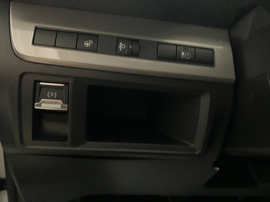 Car Image car-63651-7b68ef3ed0f47614f8b8603ea53c4dde