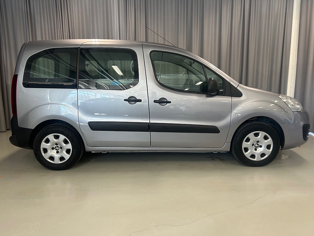 Car Image car-63669-1493f58bccbb86bca8dab80d4e12743a