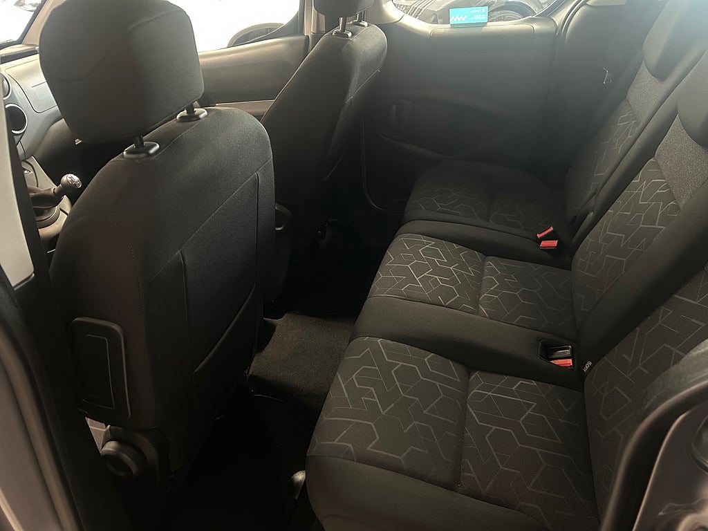 Car Image car-63669-82f43f3fdc95aa26759f54031dd435e4