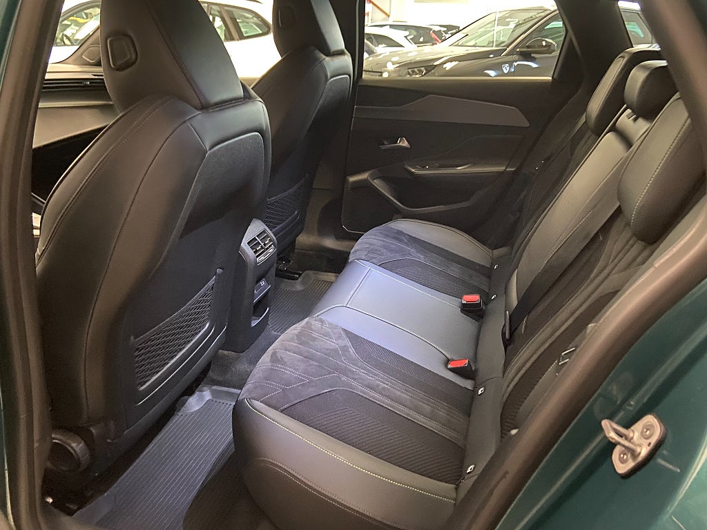 Car Image car-63860-e117e4bff5fb586ffd93d28200be343f