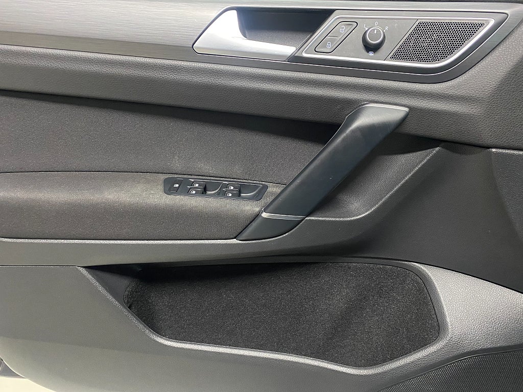 Car Image car-64613-e4c464c66ccb7a02136ca22b872eaa58