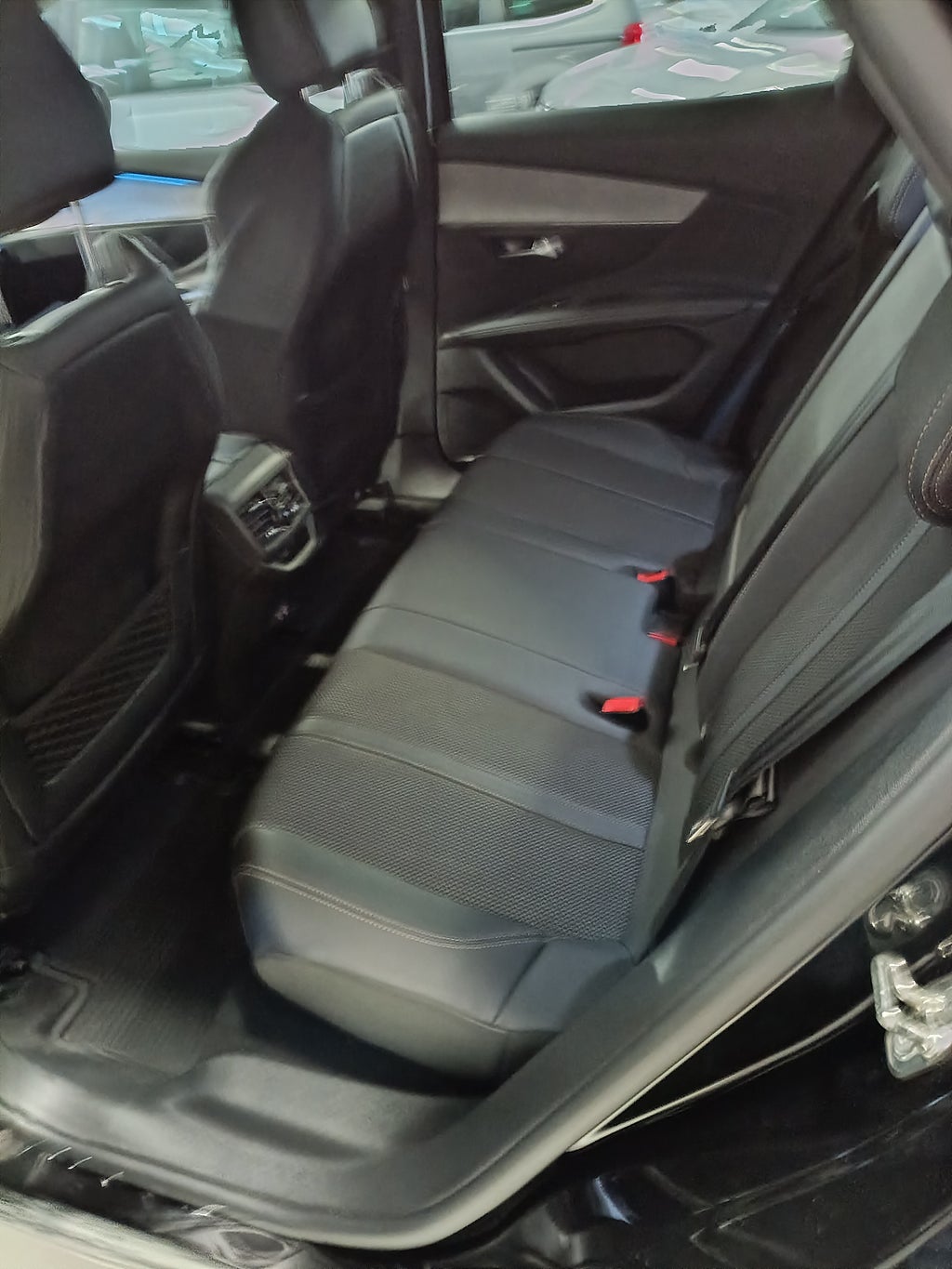 Car Image car-65396-c9472dfd380f1f88079549cc47b19192