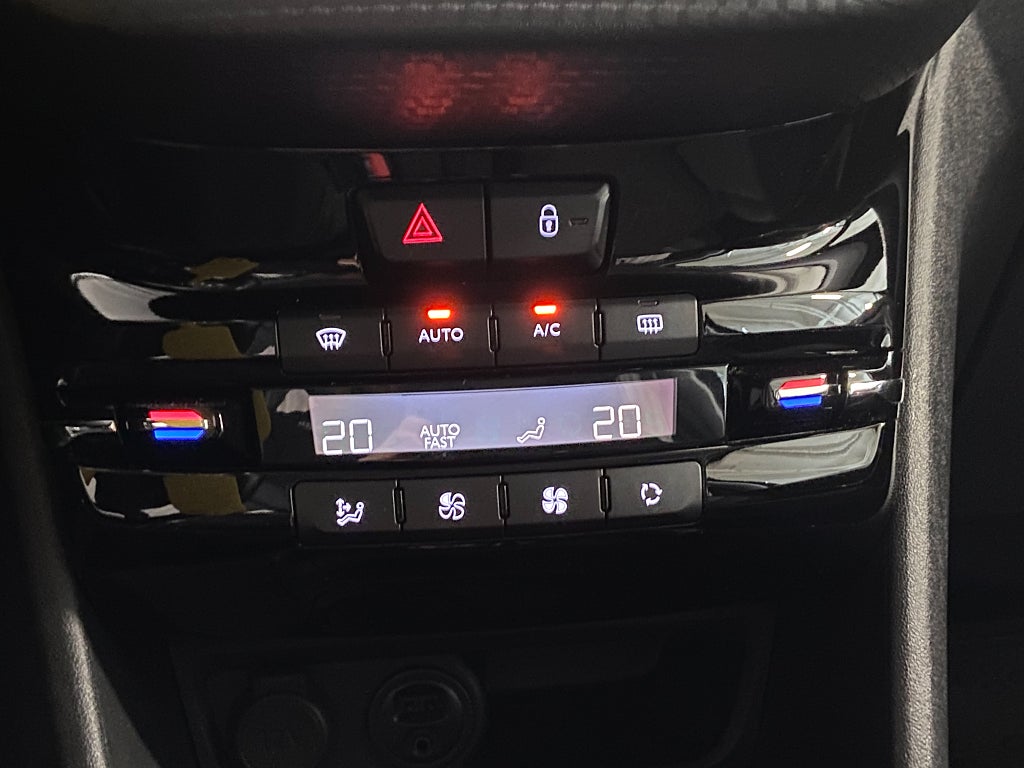 Car Image car-65437-ea1fb40cffe8437ecacff66c00670b08
