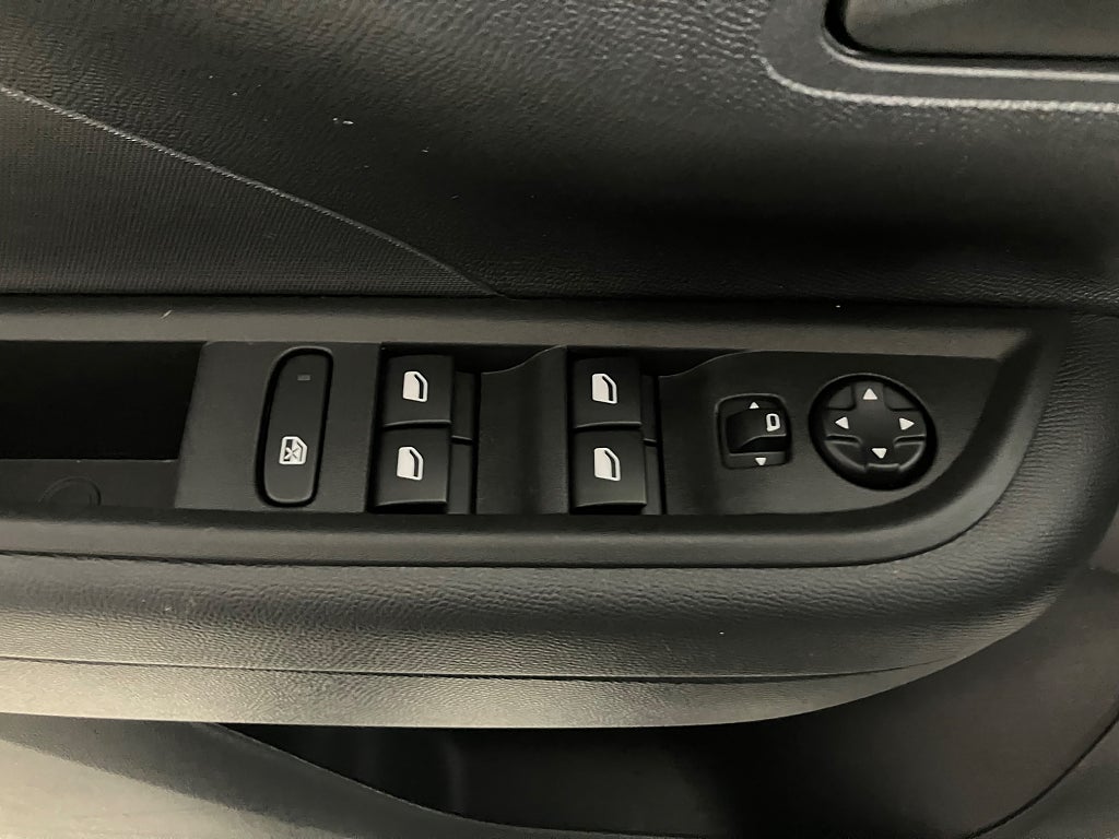 Car Image car-66600-5c3f6de43c90329ad82e55b557b4b688