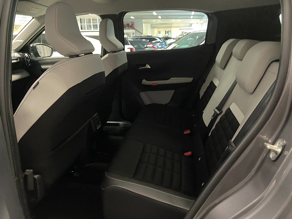 Car Image car-66777-32cb299bb133ee574a9dcfa84a03d518
