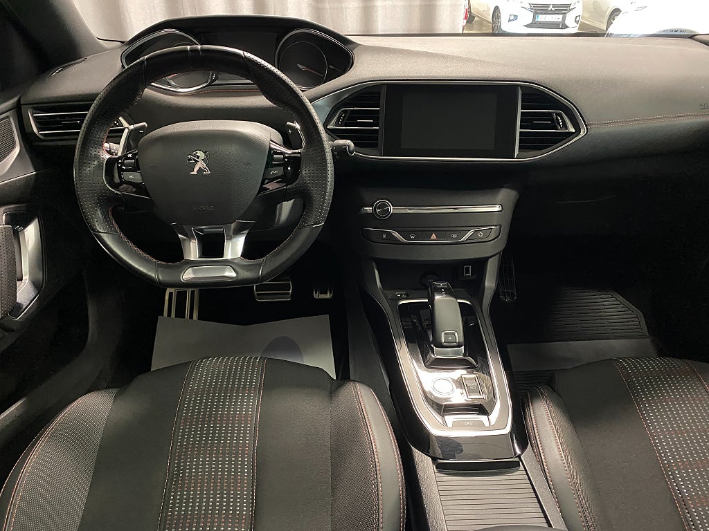 Car Image car-66844-4f96fc3d239e360437f9b3f24516df84