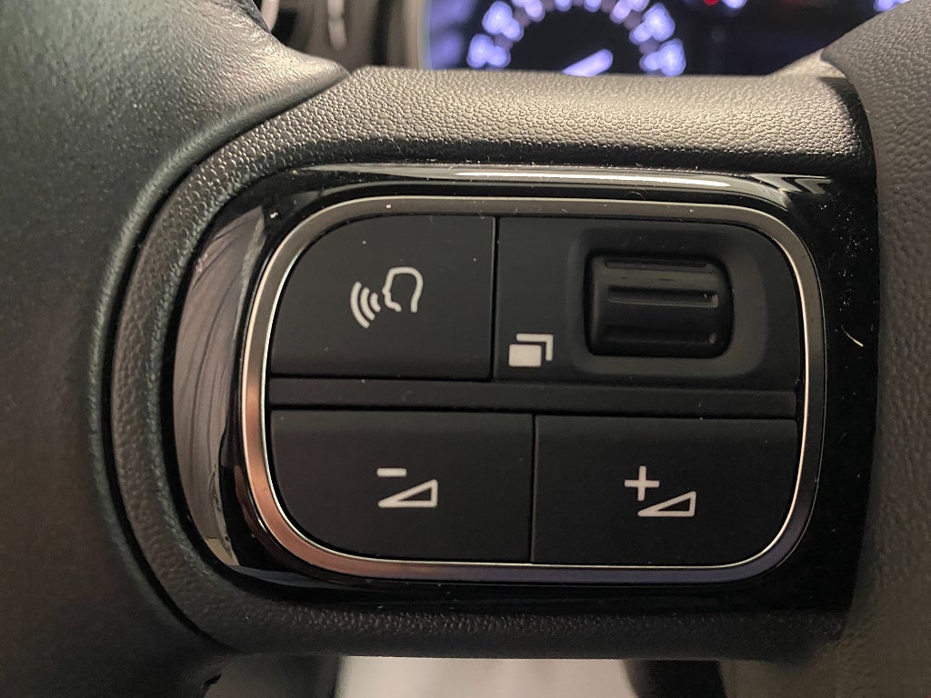 Car Image car-66984-0316950f5ebeea8e37f3e32410eba164