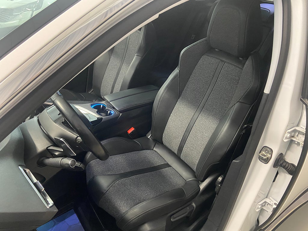 Car Image car-67007-3cb22c8ce30351408eb1e794f85526ae