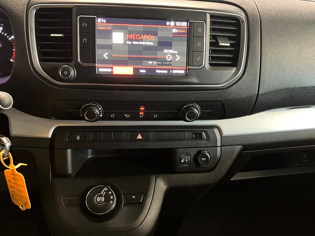 Car Image car-67383-d6f6eebb6f449fe06e14677f0b10f9ce