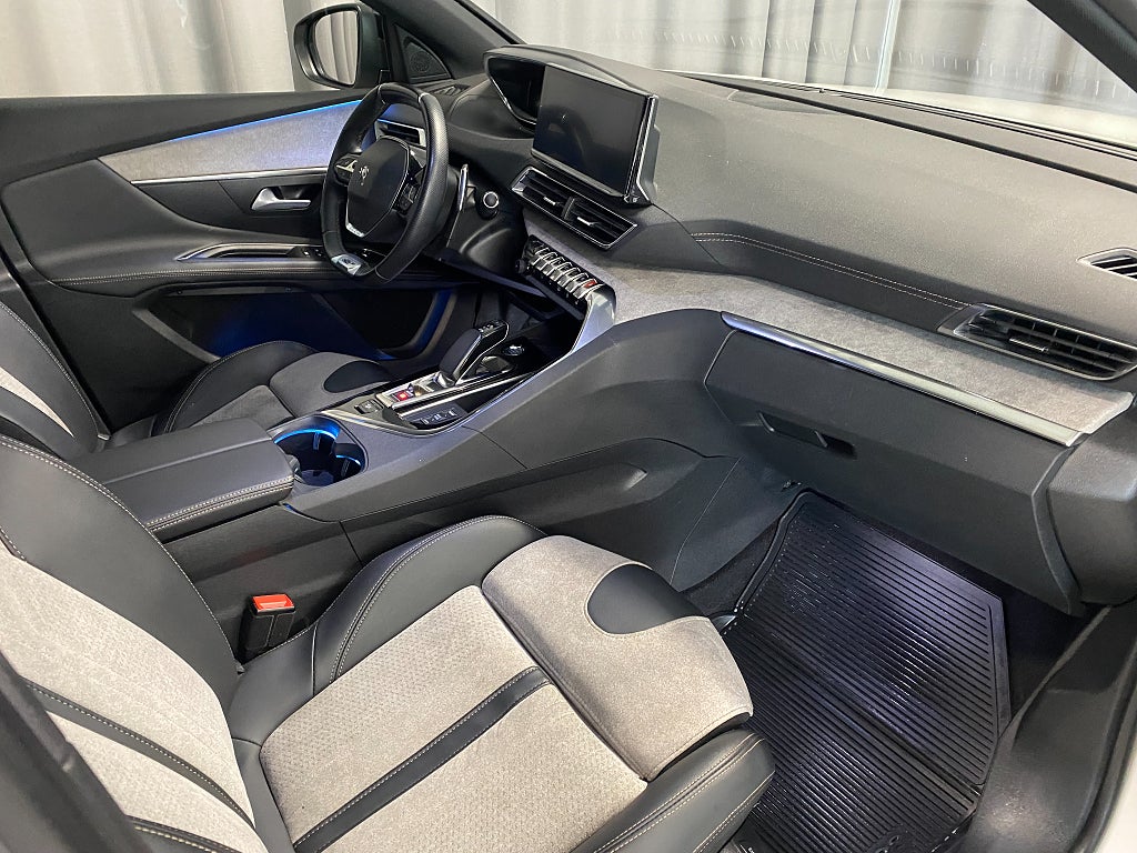 Car Image car-67469-50d17de8f11bb7796c06ea1602517c1d