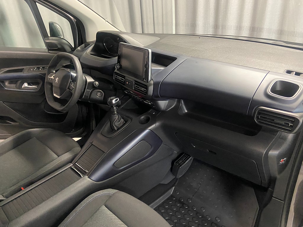 Car Image car-67996-126ea028b2ba1bd17a0cf98ad2e95860