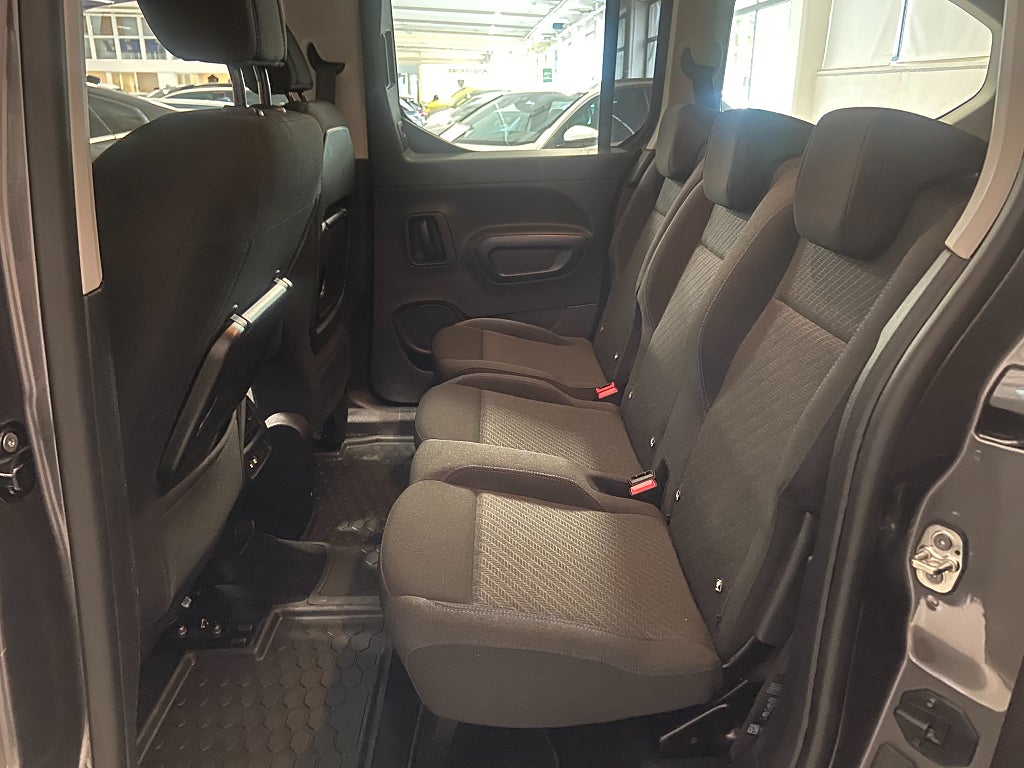 Car Image car-67996-560eb5953fb4ddb42490e27f6be0c29c