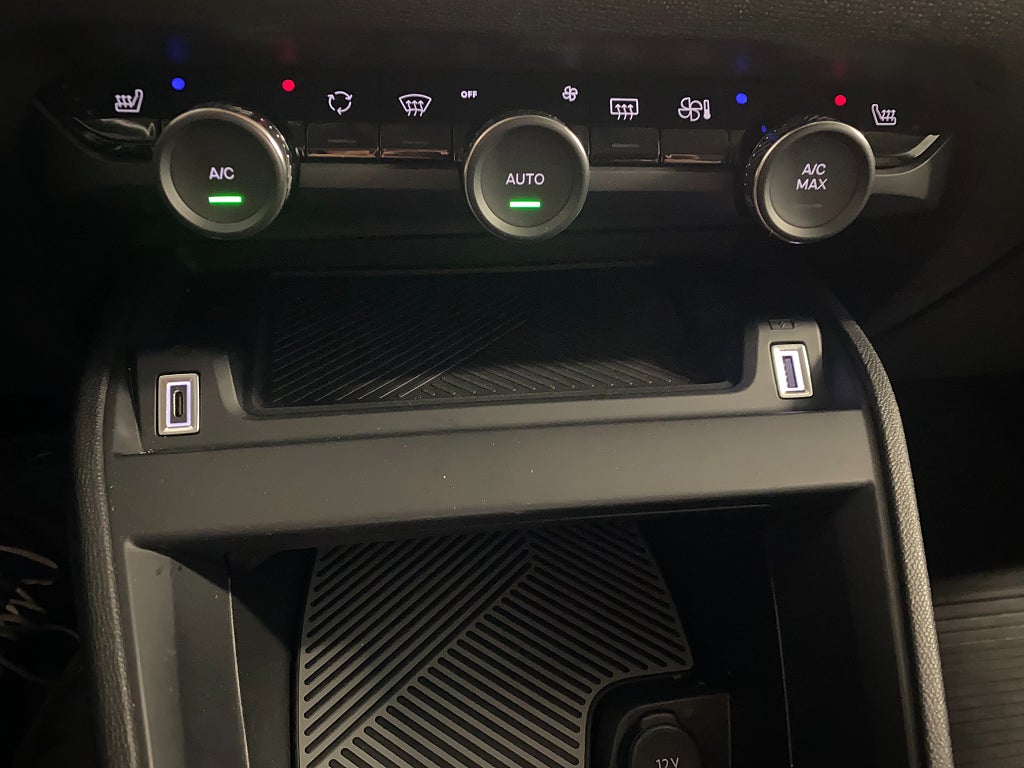 Car Image car-68517-ecbb0415784fe2a6f935f937d8172bce