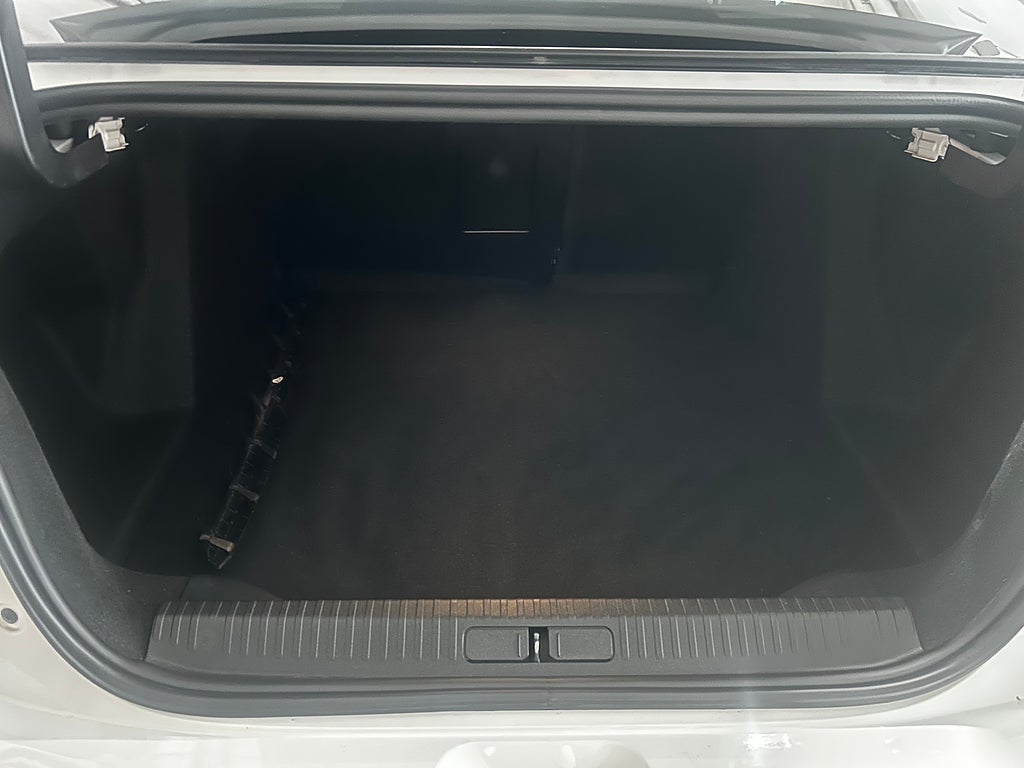 Car Image car-68772-61132ce1fe1e8881a13096aff0fbf180