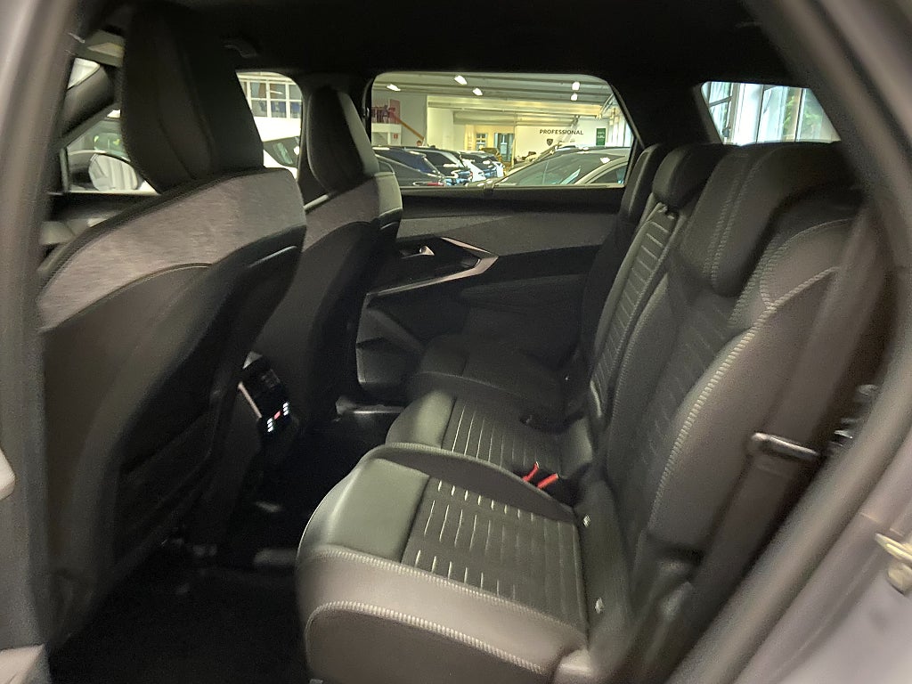 Car Image car-69370-01630384a6317a2a3d72d3c454e2beb2