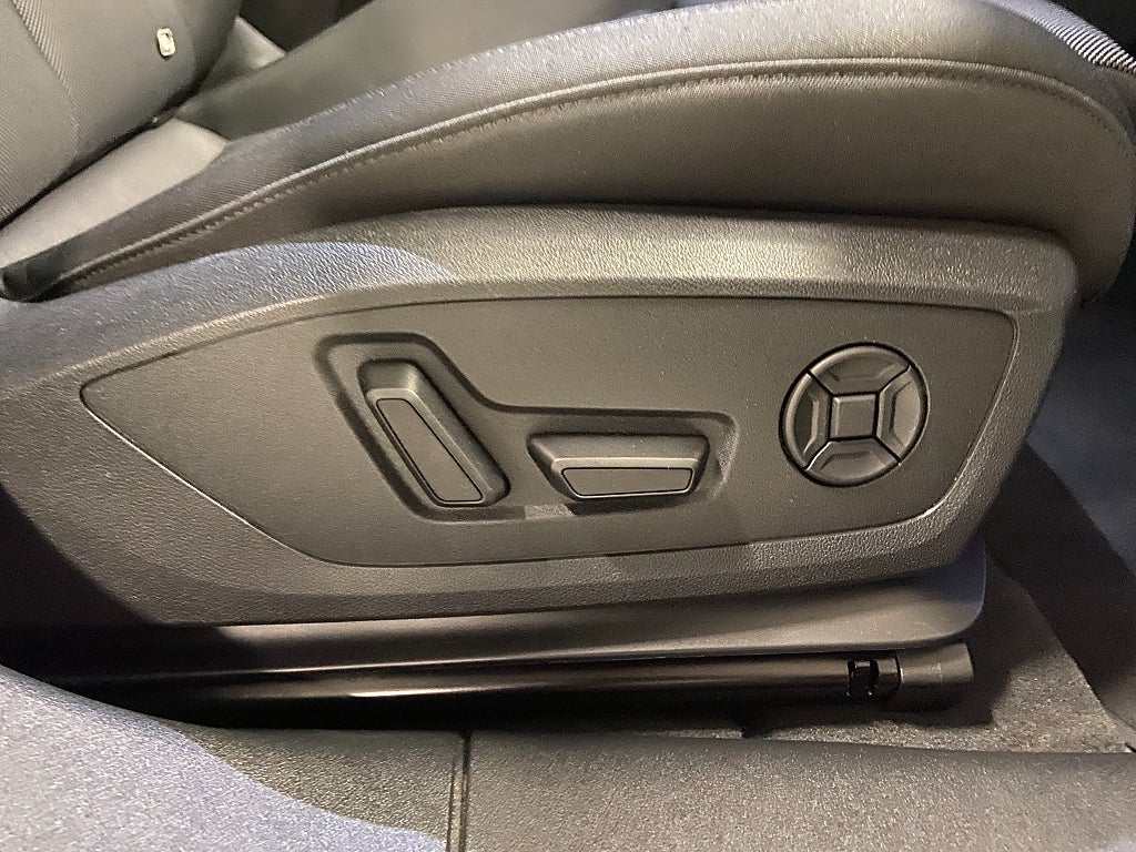 Car Image car-69777-391c79b6e2483ee00432becd1ad4d354