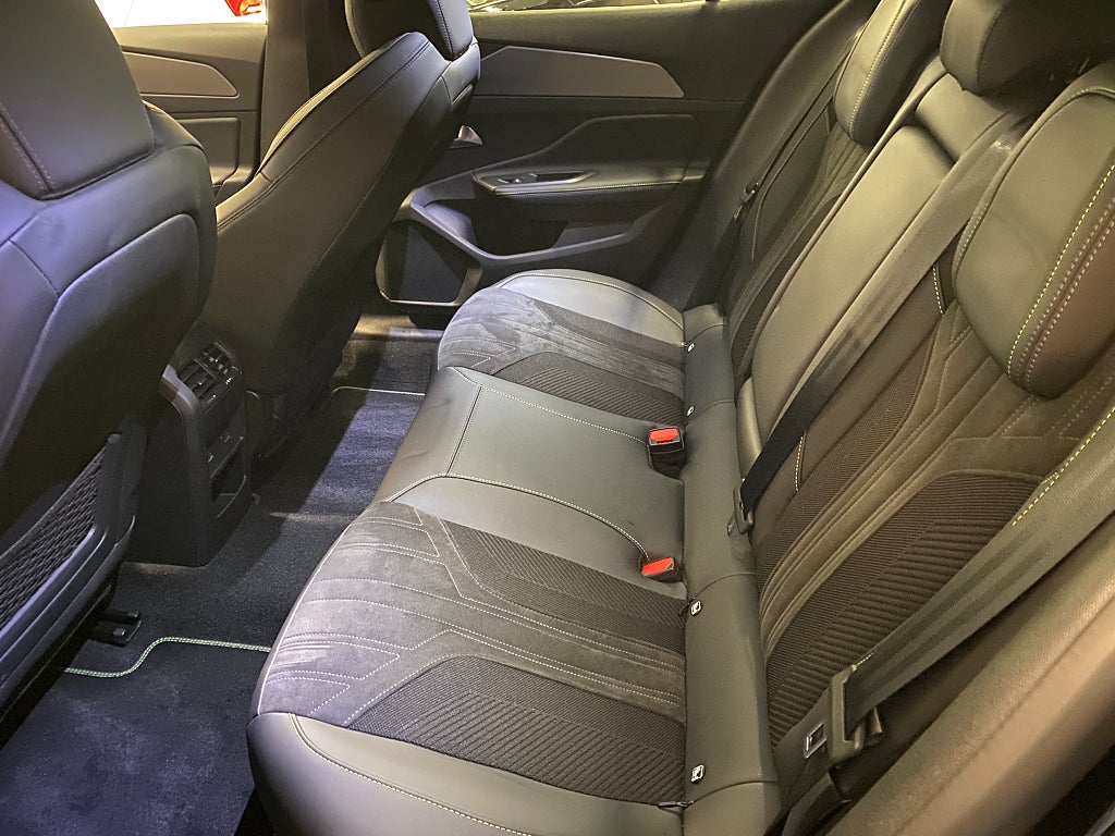Car Image car-70478-15caf00e7bff1a416d4782bf3ab6e004